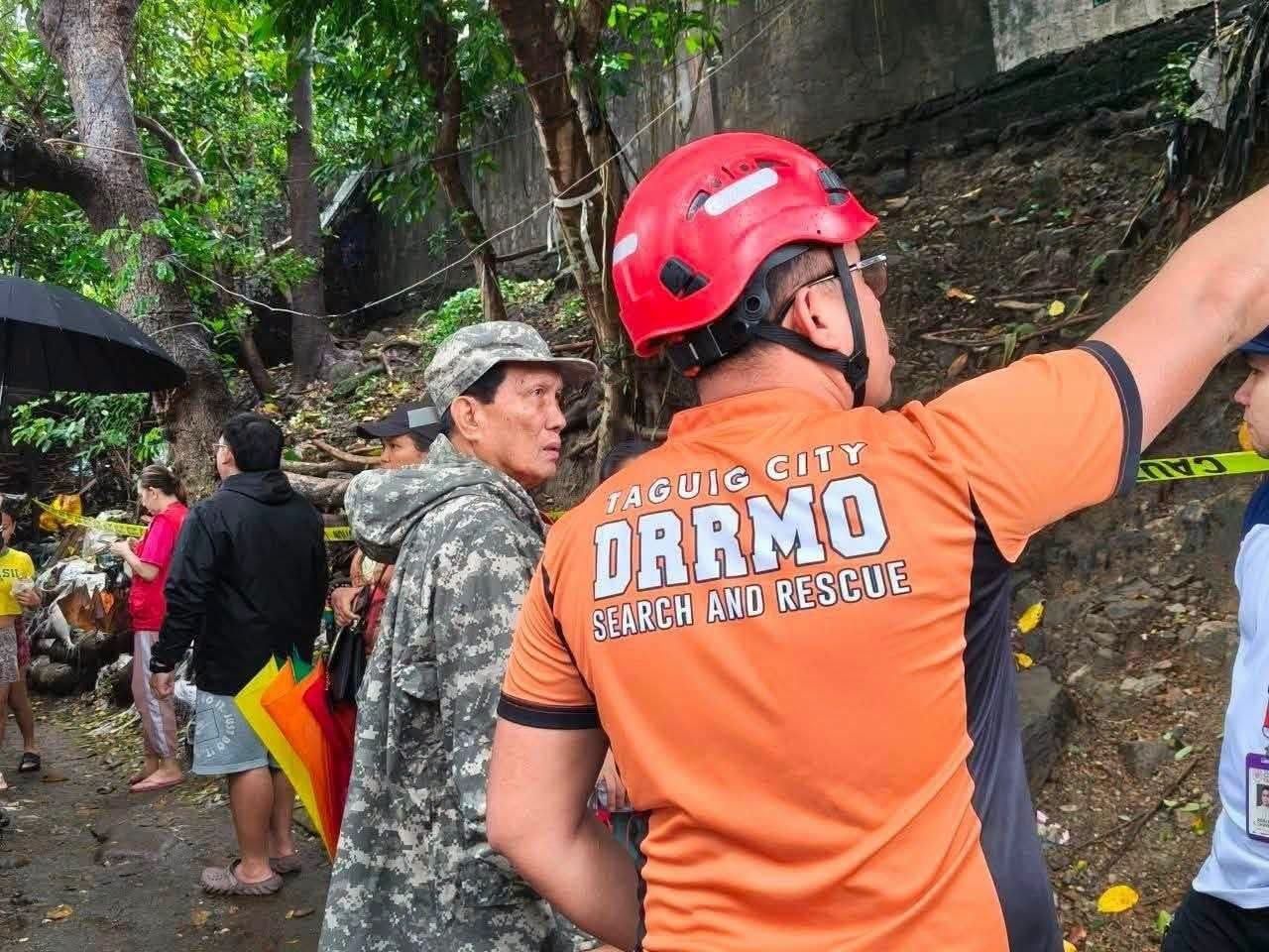 11 pamilya sa Taguig, inilikas dahil sa banta ng landslide sa C5 Road..jpg