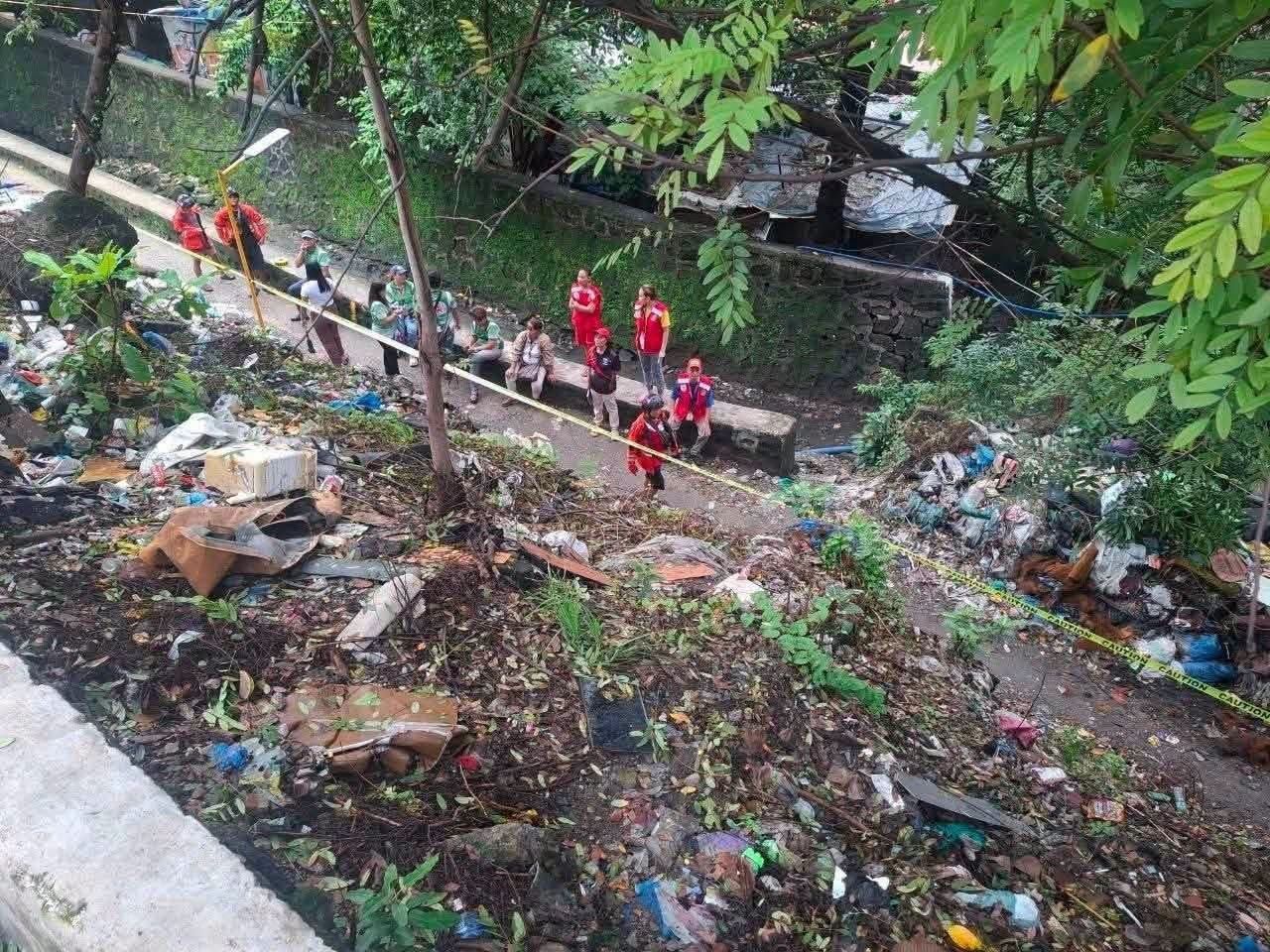 11 pamilya sa Taguig, inilikas dahil sa banta ng landslide sa C5 Road...jpg