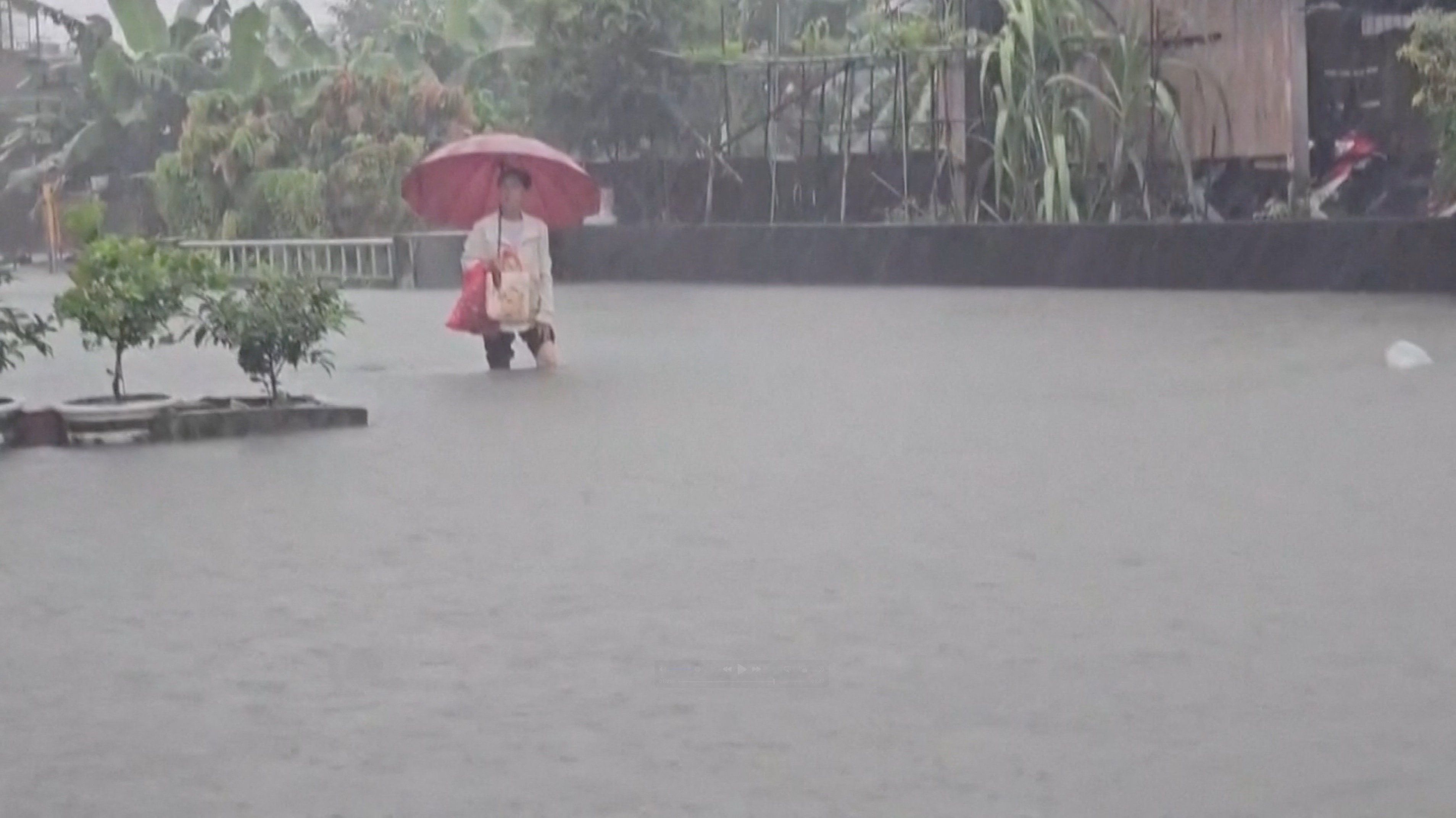 NET25::News::Japan braces for double storms, torrential rains shut down  parts of Taiwan