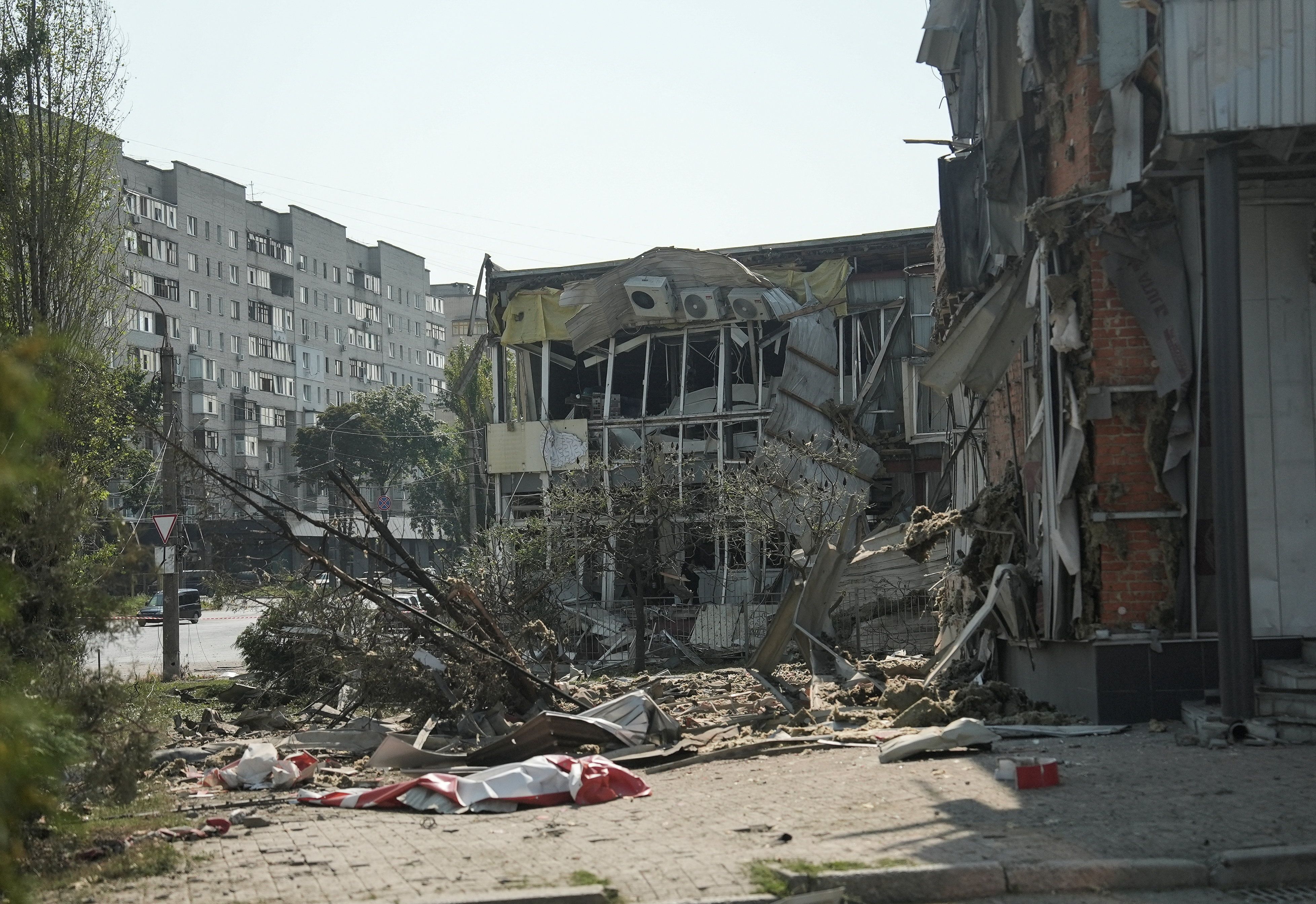 2026-08-06T083009Z_1_LYNXMPEM750O2_RTROPTP_4_UKRAINE-CRISIS-ATTACK-SUMY.JPG