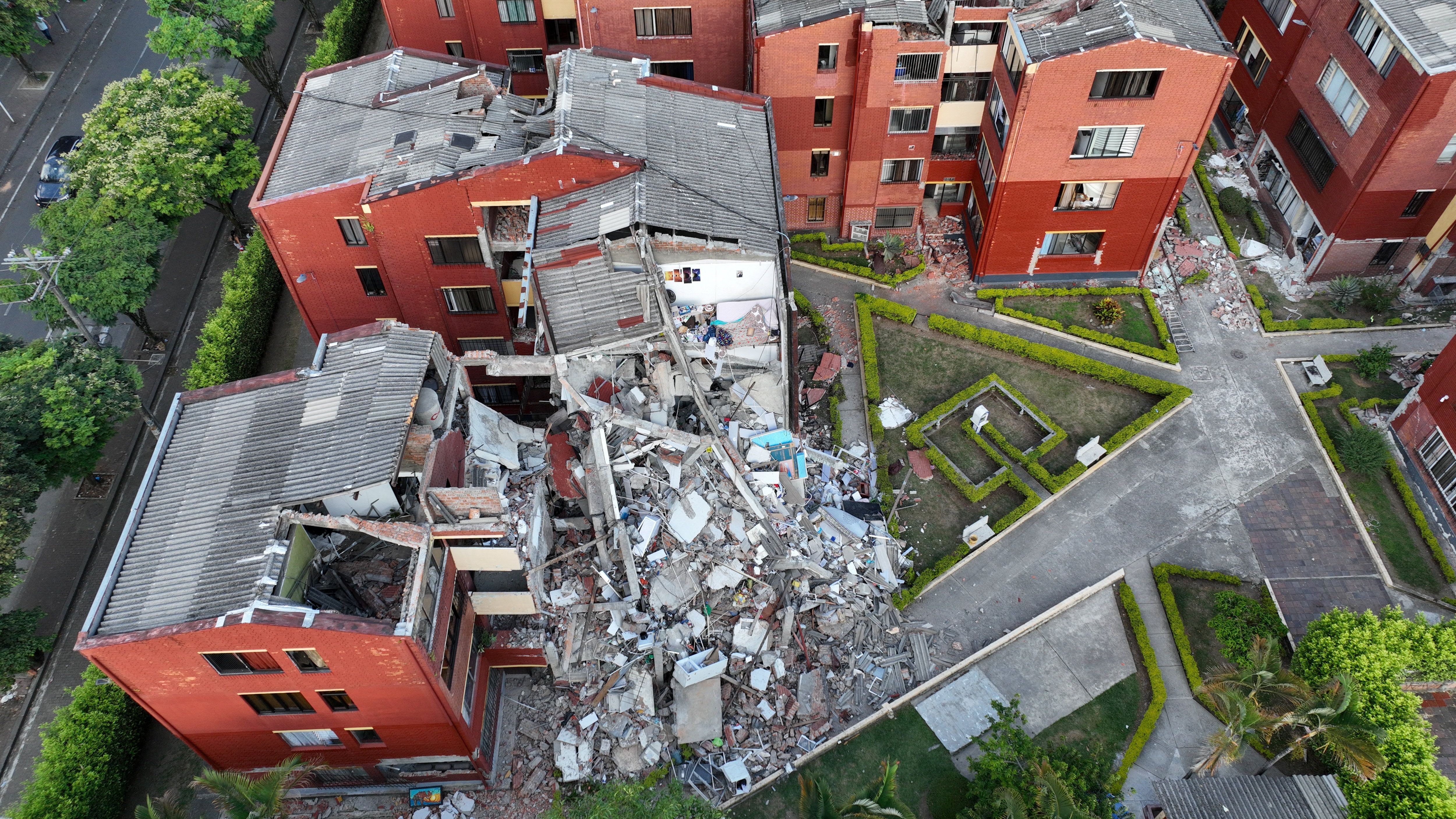 2026-08-14T014505Z_1_LYNXMPEM7D031_RTROPTP_4_COLOMBIA-QUAKE.JPG