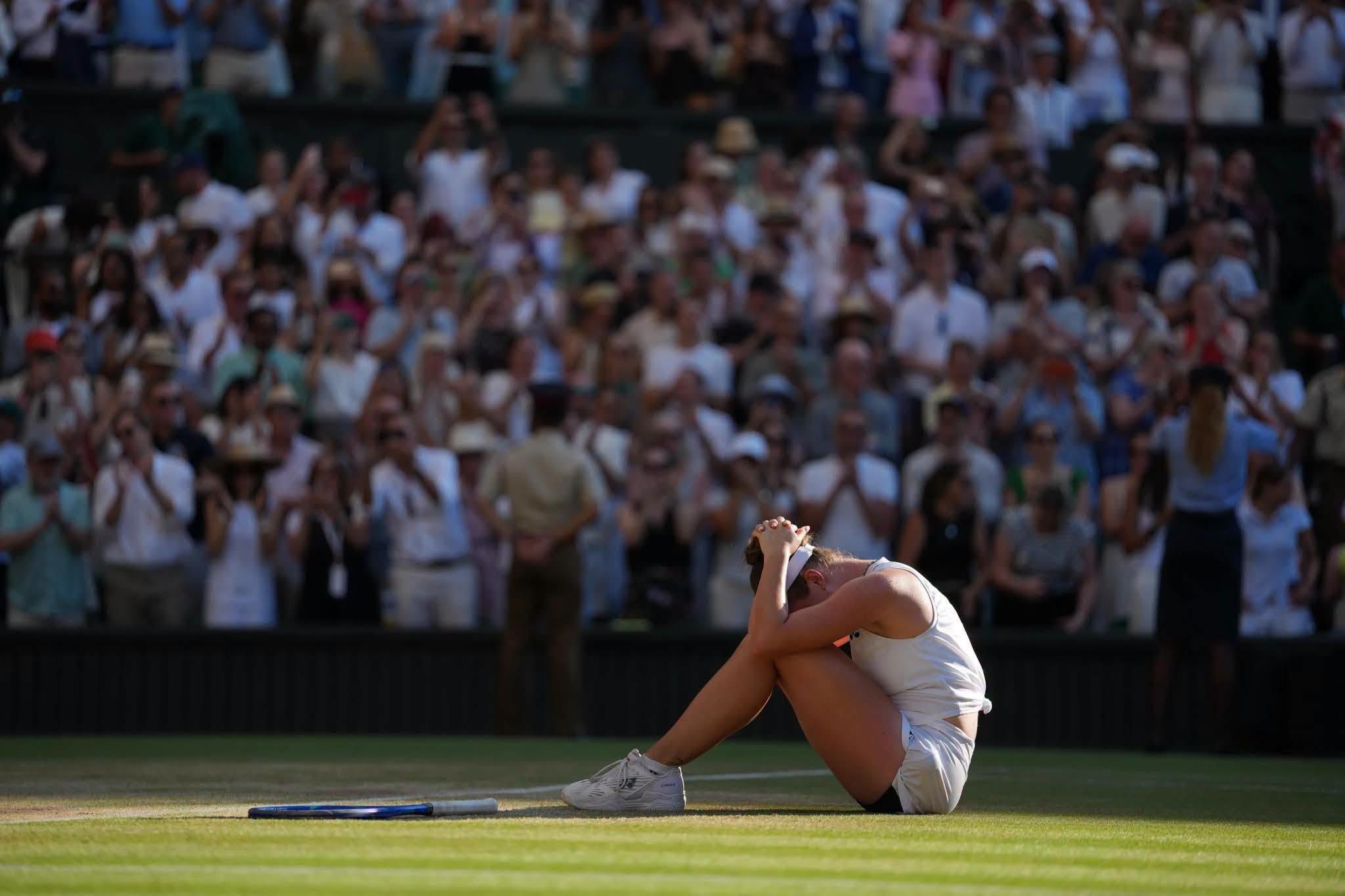 21-anyos na si Linda Noskova, nasungkit ang kauna-unahang grand slam title sa Wimbledon....jpg