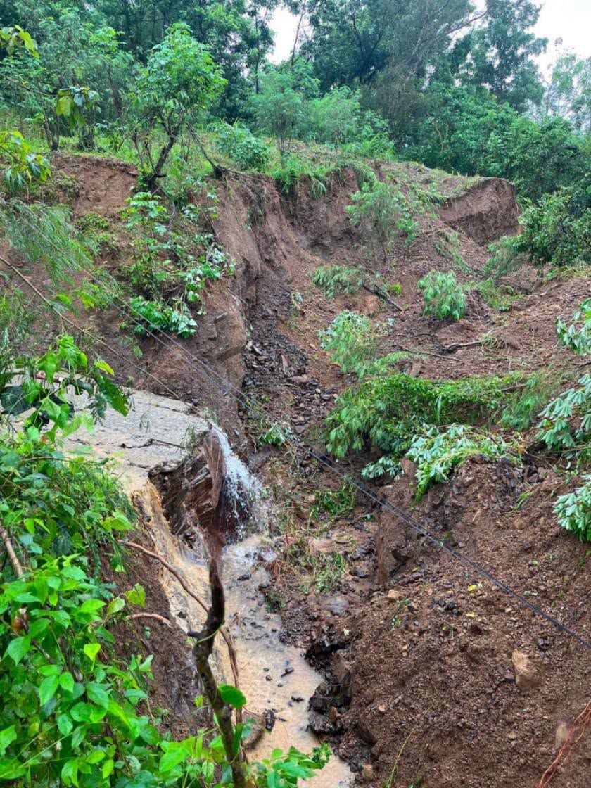 80-metrong kalsada sa Tubungan, Iloilo, hindi na madaanan dulot ng pag-ulan mula sa habagat at Bagyong Inday.jpg