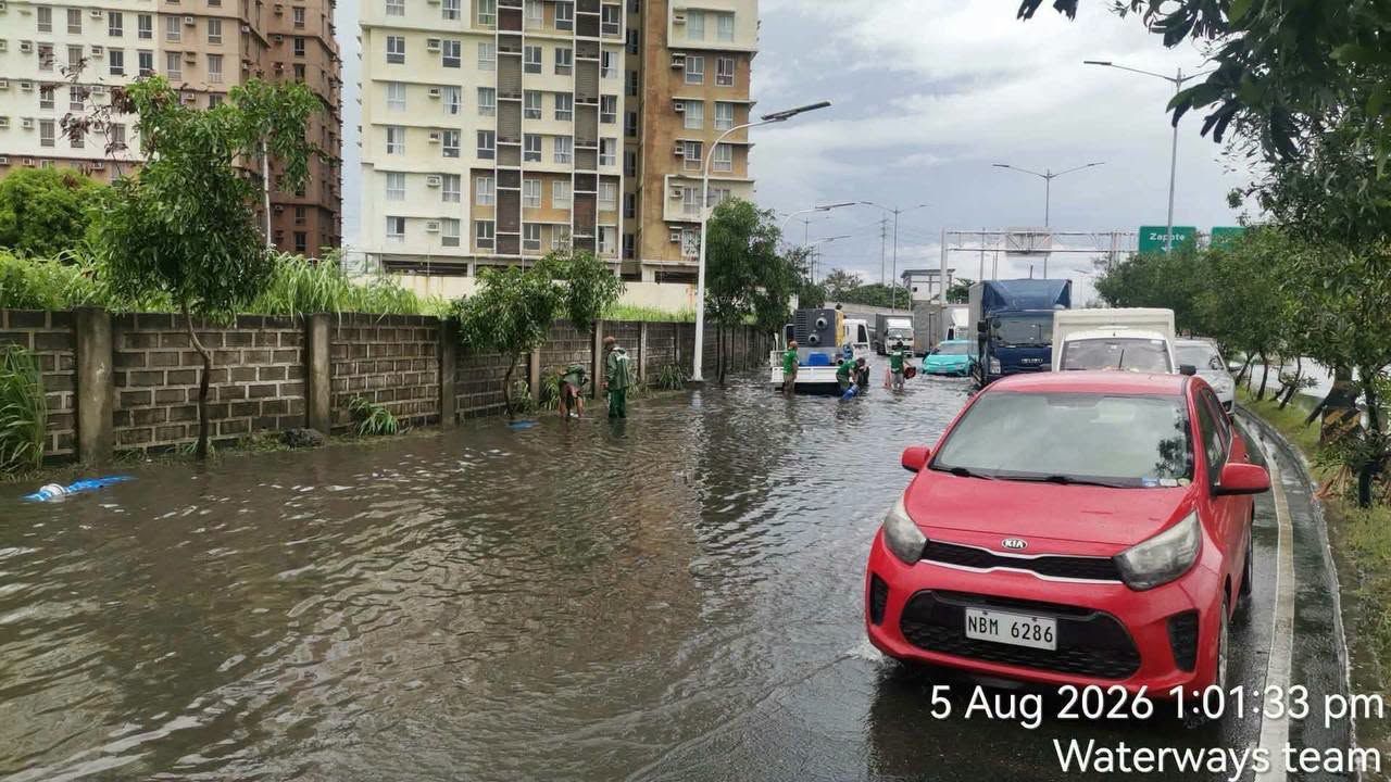 Baha sa Brgy. San Dionisio, Parañaque City, umabot halos sa tuhod; siphoning operations isinasagawa..jpg