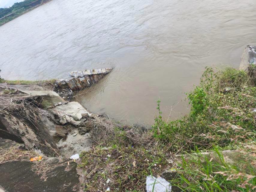 Bahagi ng Dike sa Brgy. San Isidro, Tarlac, Bahagyang Nasira Dahil sa Habagat..jpg