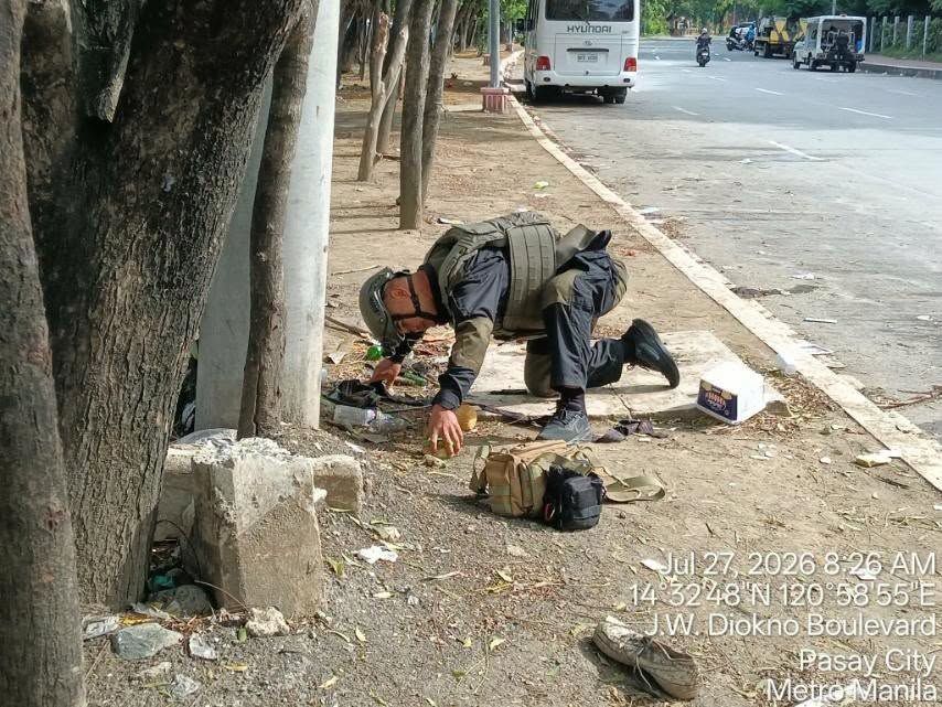 Improvised bomb, narekober ng mga awtoridad malapit sa Senado.jpg