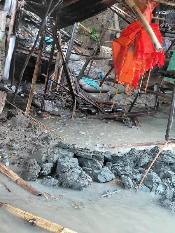 Magkapatid, nasawi matapos mabagsakan ng malalaking bato ang kubo sa Rodriguez, Rizal dahil sa ulan mula sa Bagyong Maymay!.jpg