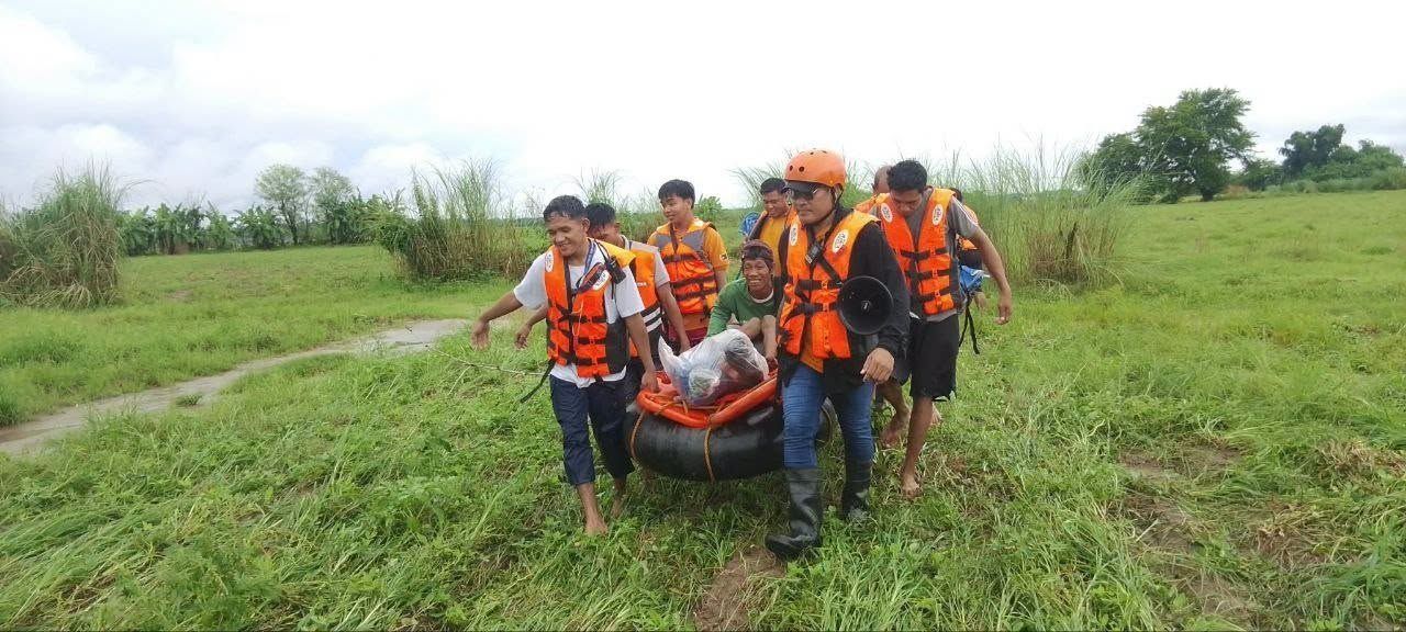 Mga stranded na residente sa Paniqui, Tarlac, inilikas na.jpg
