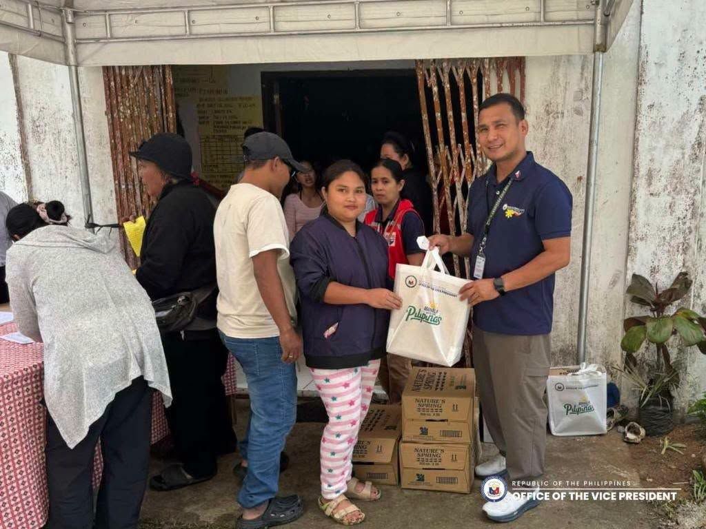 OVP, namahagi ng R.I.I.C.E. bags sa mga pamilyang naapektuhan ng landslide sa Davao City!!!.jpg