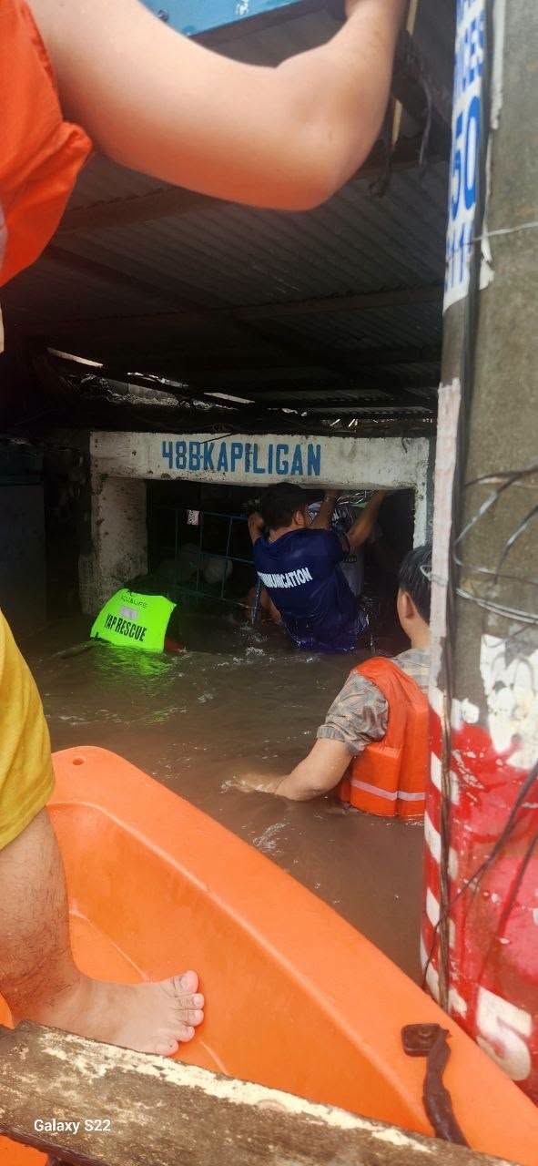 SCAN International, tumulong sa pagsagip ng mga stranded na residente sa Quezon City...jpg