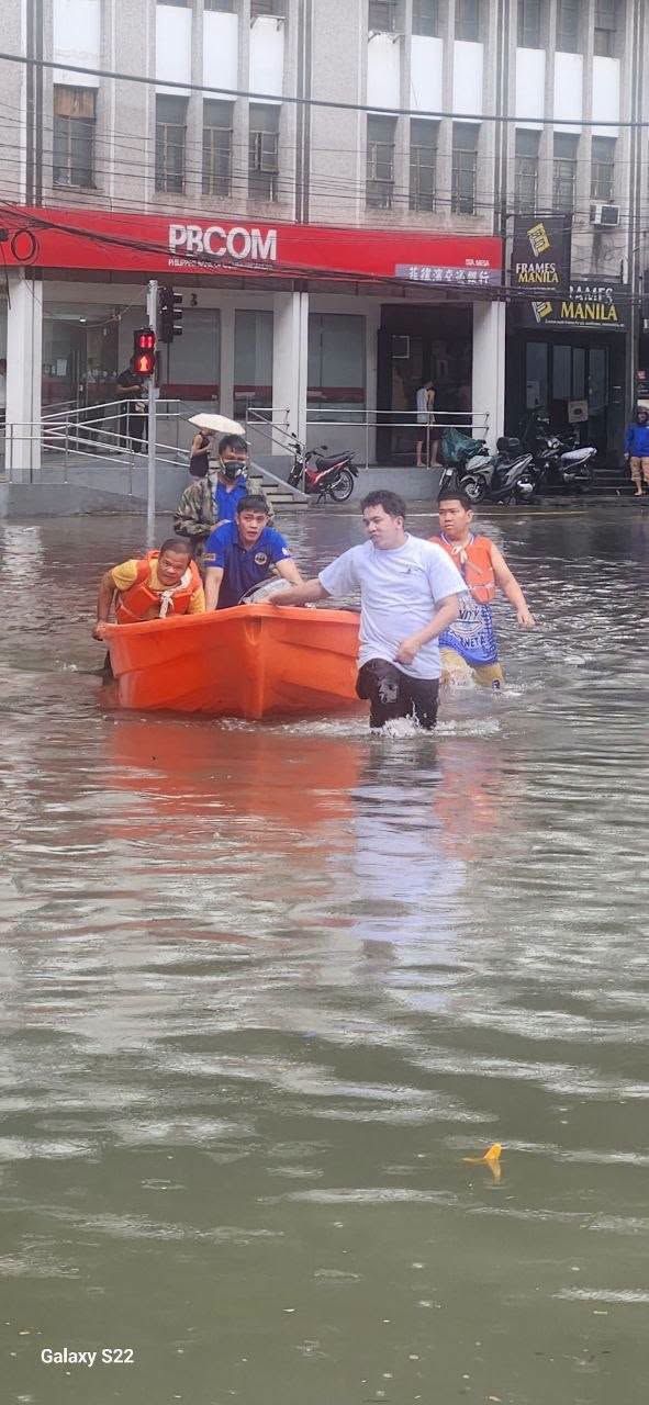 SCAN International, tumulong sa pagsagip ng mga stranded na residente sa Quezon City.jpg